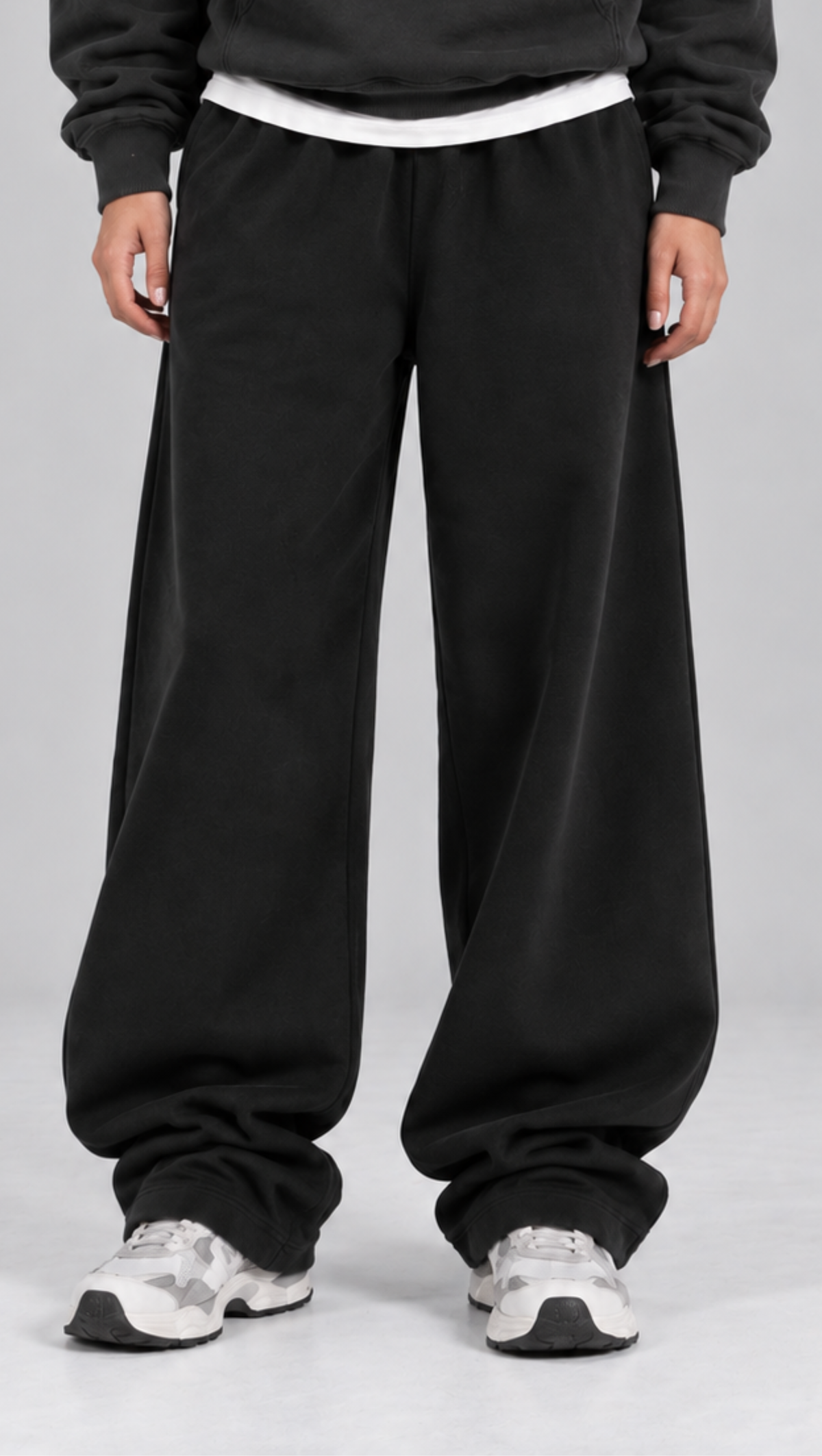 Classic Relaxed Trousers Black - side detail