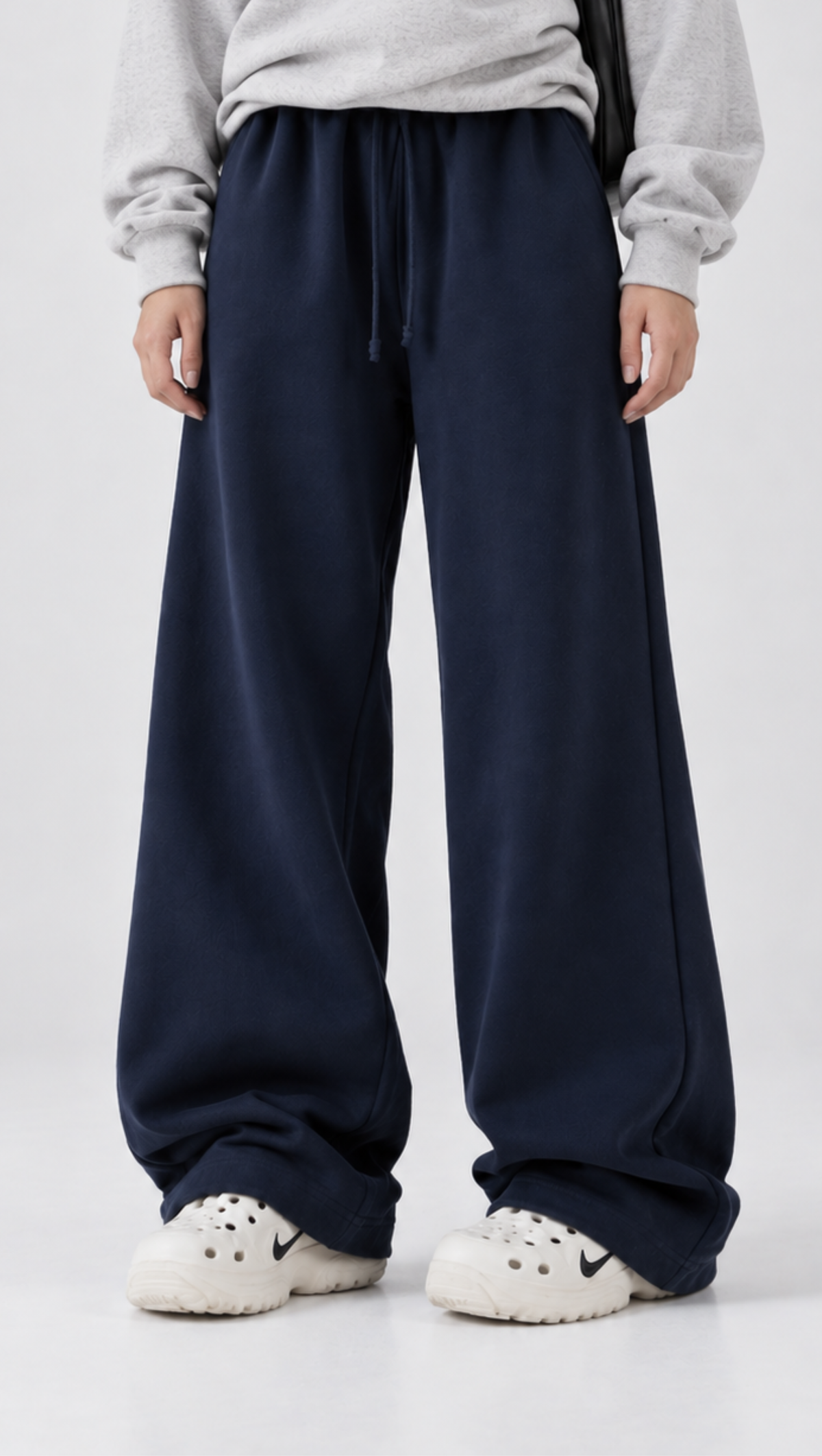 Classic Relaxed Trousers Navy - front view